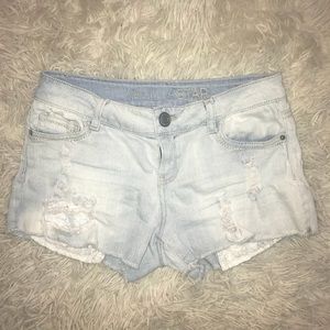 Vanilla Star light wash jean shorts